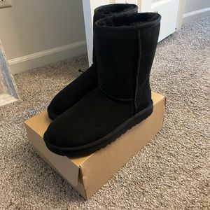 BRAND NEW Classic Short Uggs Black